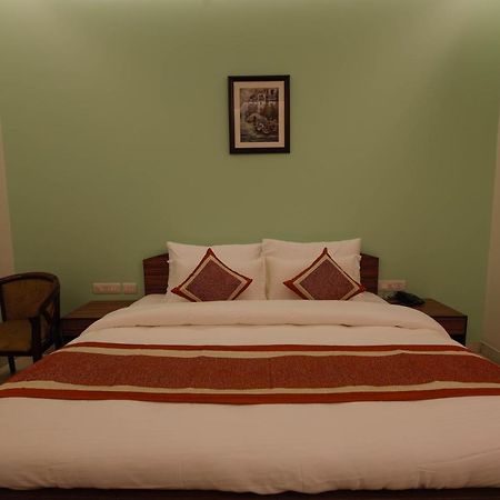 Peepal Tree Residency Bed and Breakfast New Delhi Exteriör bild