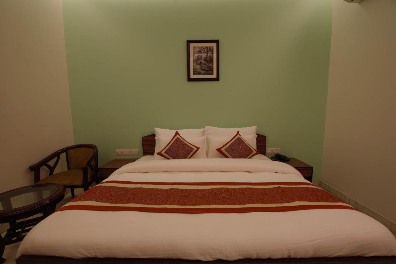 Peepal Tree Residency Bed and Breakfast New Delhi Exteriör bild