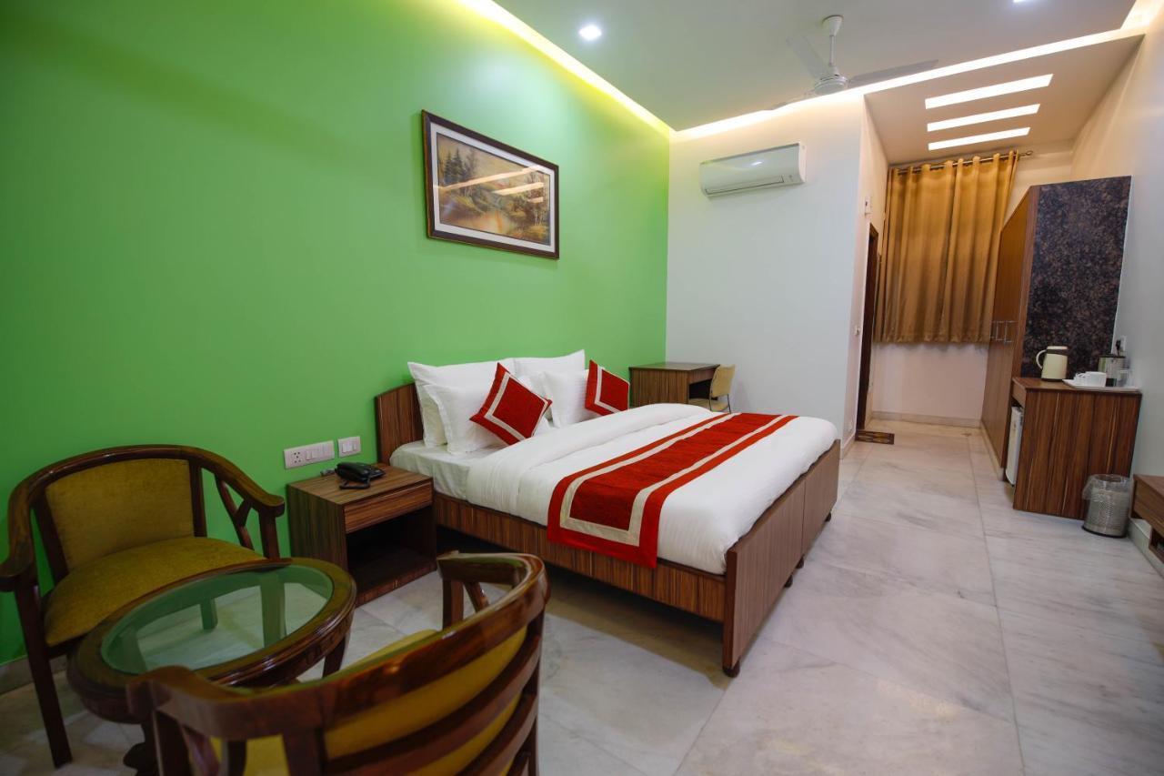 Peepal Tree Residency Bed and Breakfast New Delhi Exteriör bild